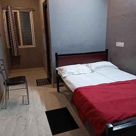 Radhika Lodge Bellary Exteriér fotografie